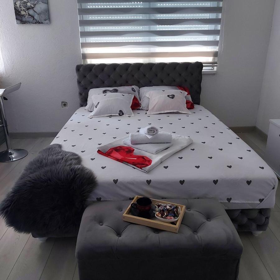 Apartman U Centru Sid Exterior photo