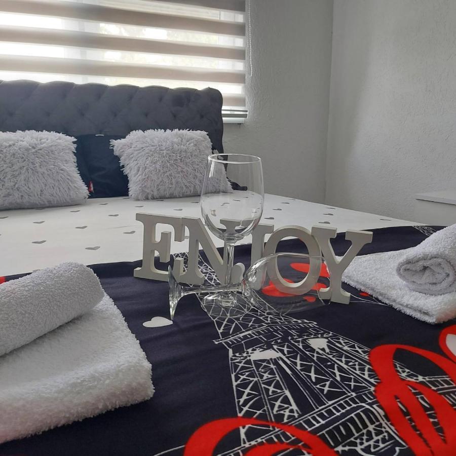 Apartman U Centru Sid Exterior photo