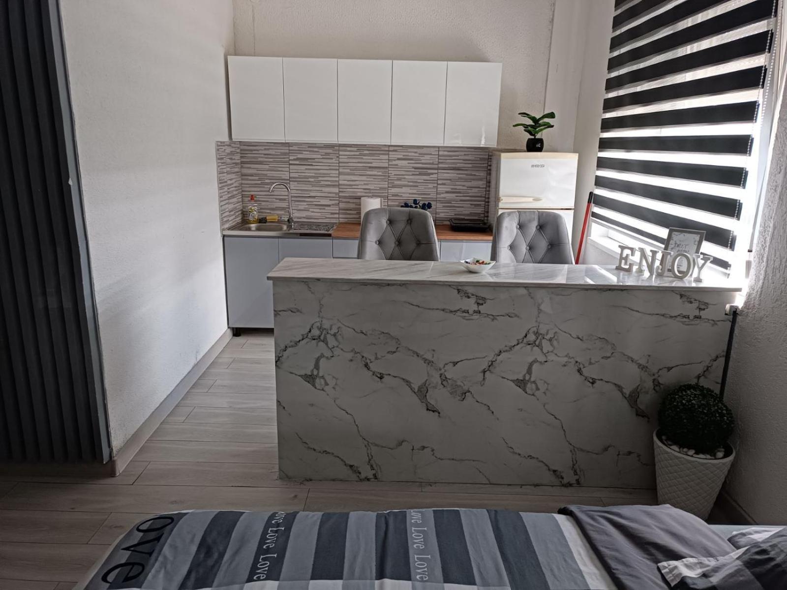 Apartman U Centru Sid Exterior photo