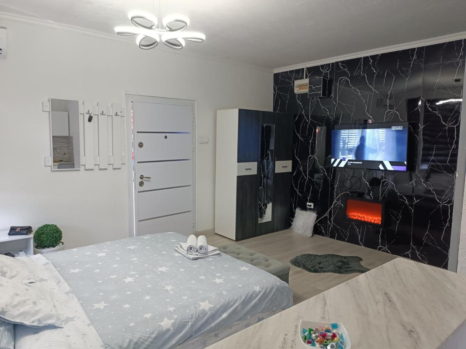 Apartman U Centru Sid Exterior photo
